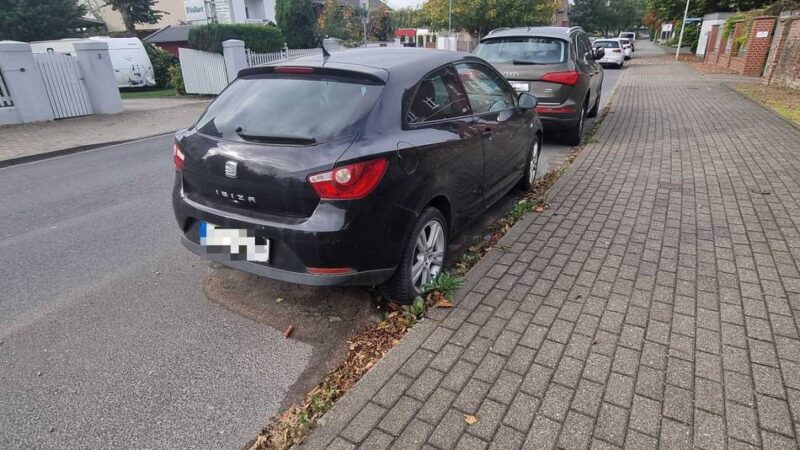 Problem auch in Grevenbroich: Ärger über geparkte Schrottautos – was können Anwohner tun?