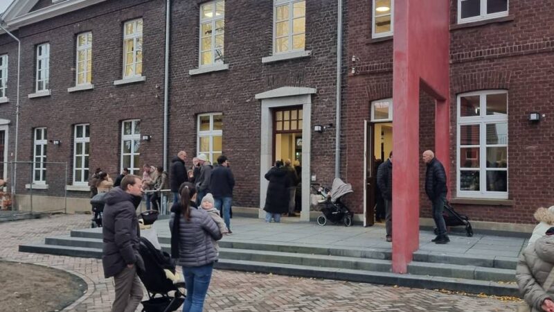 Alte Schule ist wieder offen: Holzweiler hat ein neues Schmuckstück