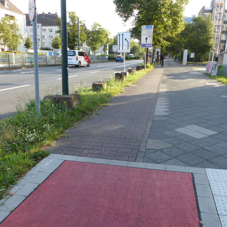 Bauarbeiten in Düsseldorf-Bilk: Nächste Etappe – Stadt baut Rad- und Gehweg am Hennekamp aus