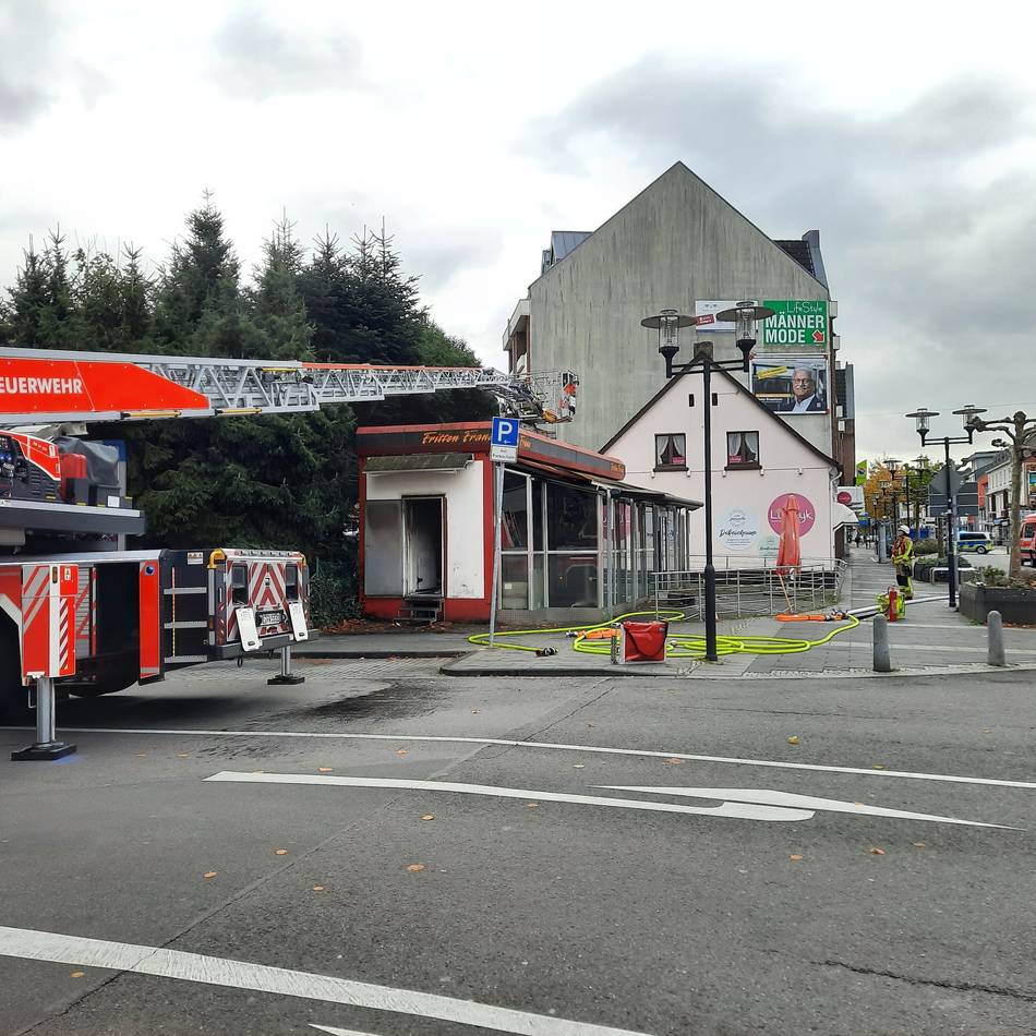 Hauptstraße Langenfeld: Fettbrand bei Fritten Franz