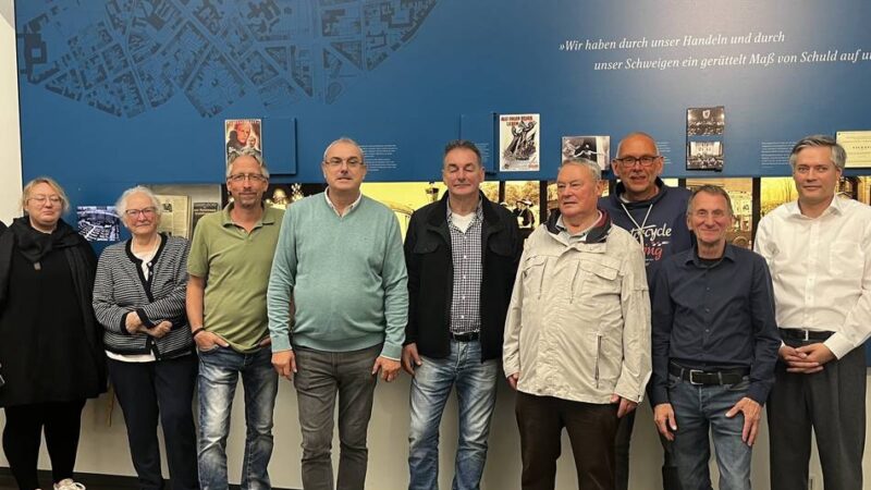 Lintorfer Bruderschaft besucht Mahn- und Gedenkstätte: Ein Besuch, der die Gemüter bewegt