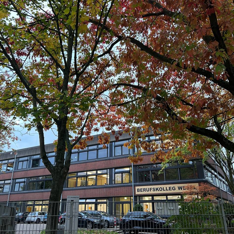 Energieverschwendung am Berufskolleg Wesel?: Heizung läuft tagelang auf Hochtouren – „Die Schule ist momentan eine Sauna“