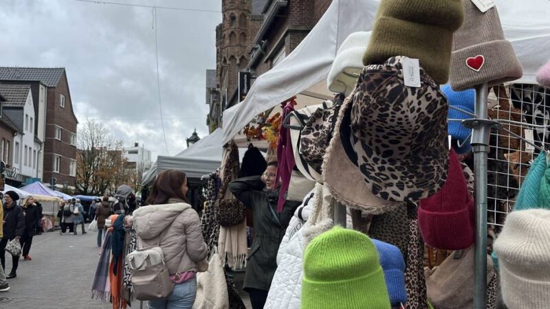 Großes Warenangebot: Gocher Flachsmarkt hatte die richtigen Antworten auf den Herbst