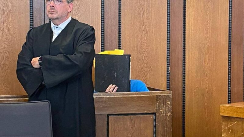 Brutaler Messerangriff auf Ex-Frau: Staatsanwältin fordert zehn Jahre Haft für Viersener