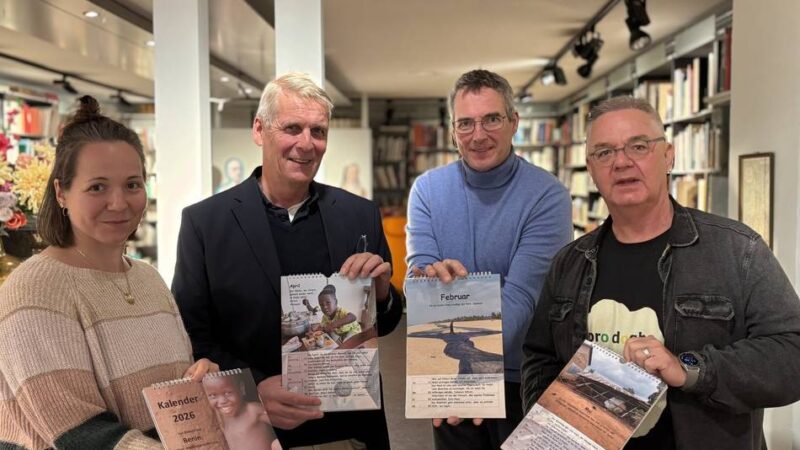 Mit Bildern aus Afrika: Pro Dogbo in Kleve stellt Kalender für 2026 vor