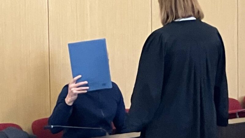 Prozess vor dem Landgericht Düsseldorf: „Jetzt bist du tot“ – Mann soll Kiosk-Betreiber mit Benzin, Feuerzeug und Messer angegriffen haben