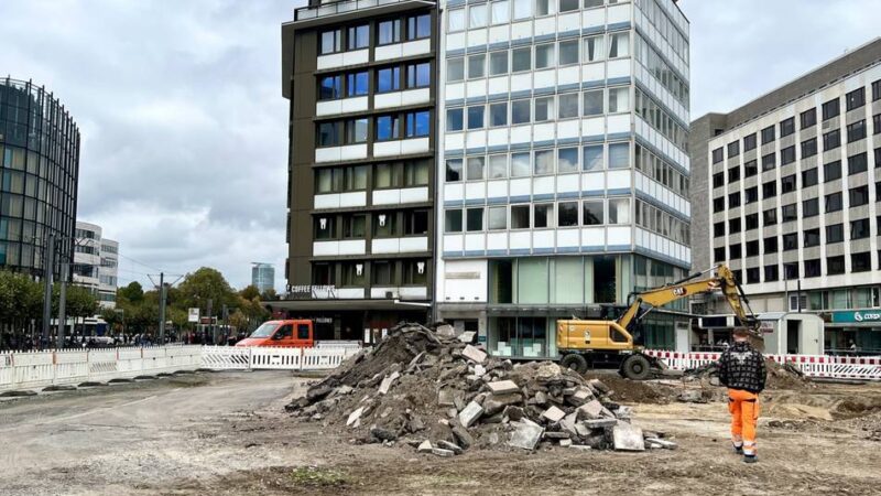 Die Tuchtinsel soll schöner werden: Stadt begrünt Schandfleck im Düsseldorfer Zentrum