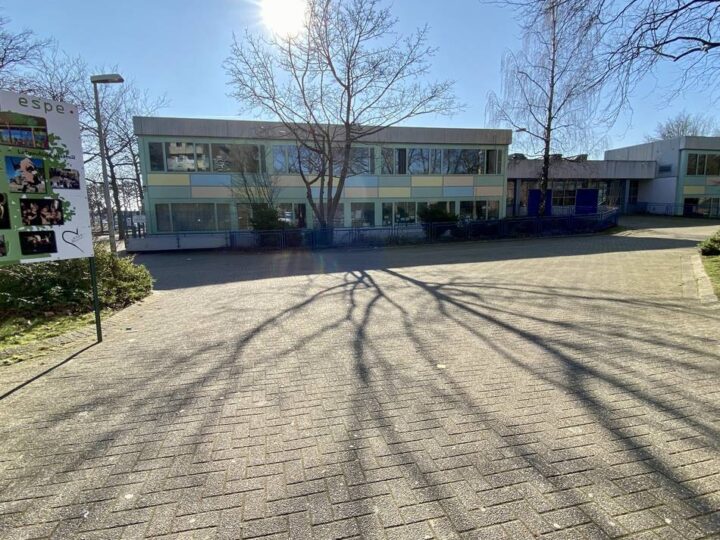 Polizei besucht Bildungseinrichtungen: Pilotprojekt gegen Gewalt an zwei Mönchengladbacher Schulen
