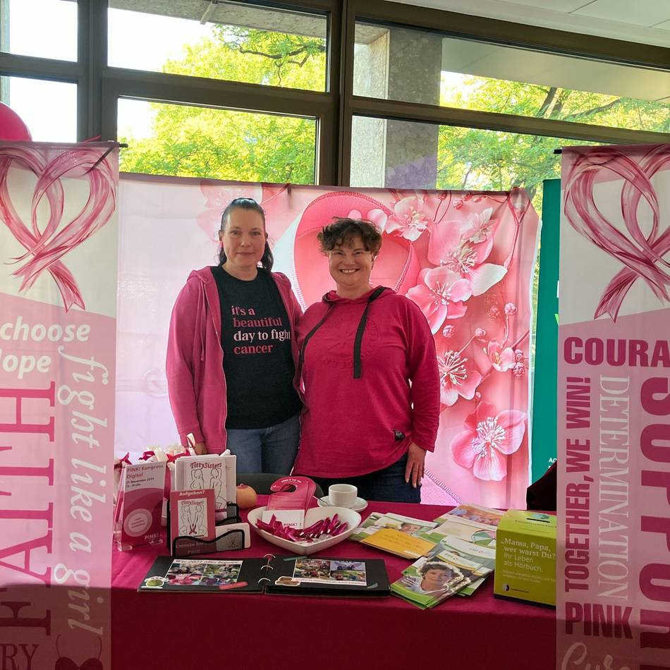 „Pinktober“ in Neuss: „Ich dachte, Krebs trifft andere – aber nicht mich selbst“