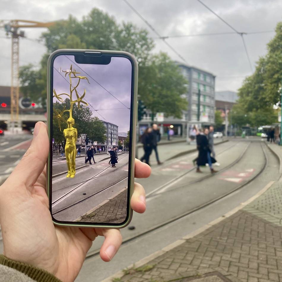 Kunstprojekt in Düsseldorf: Acht Meter hohe virtuelle Skulptur verändert den Worringer Platz