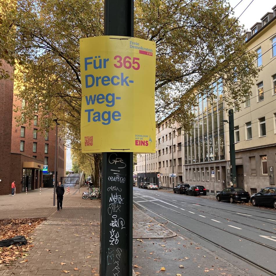 Kommunalwahl in Düsseldorf: Wahlplakat wirbt für mehr Sauberkeit – und müsste längst entfernt worden sein