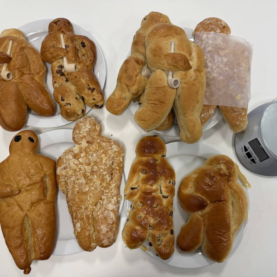 Geschmackstest und Preisvergleich: Die besten Weckmänner in Klever Bäckereien