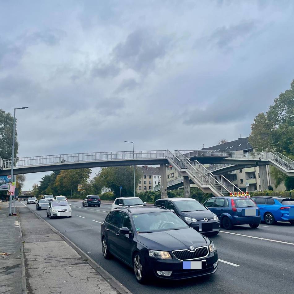 Brücke in Mönchengladbach gesperrt: Umwege für Fußgänger an Theodor-Heuss-Straße
