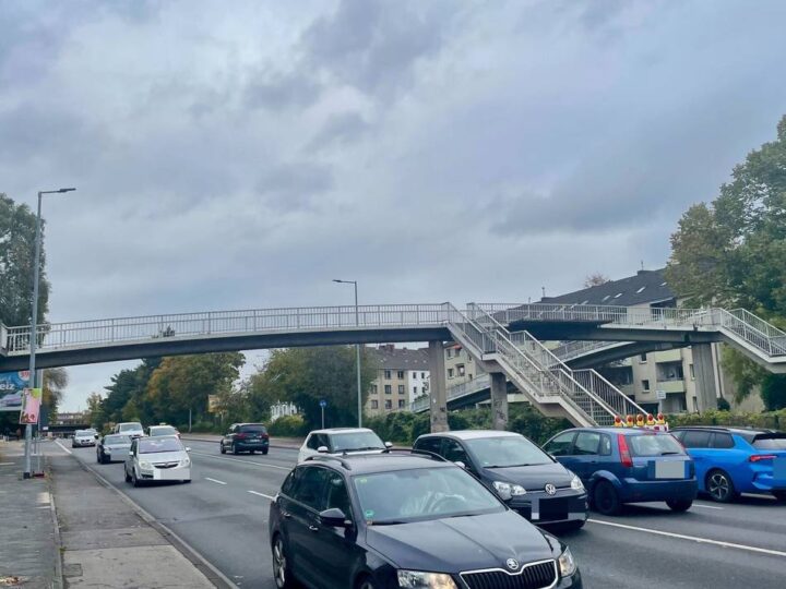 Sperrung in Mönchengladbach: Marode Fußgängerbrücke – jetzt entfällt die Haltestelle