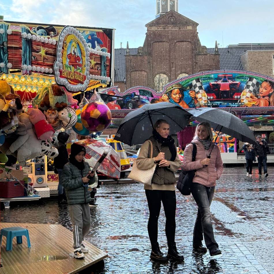 Gocher Kirmes trotzt Regen und Herbstwind: „Die Jugendlichen lassen sich von ein paar Regentropfen nicht abschrecken“