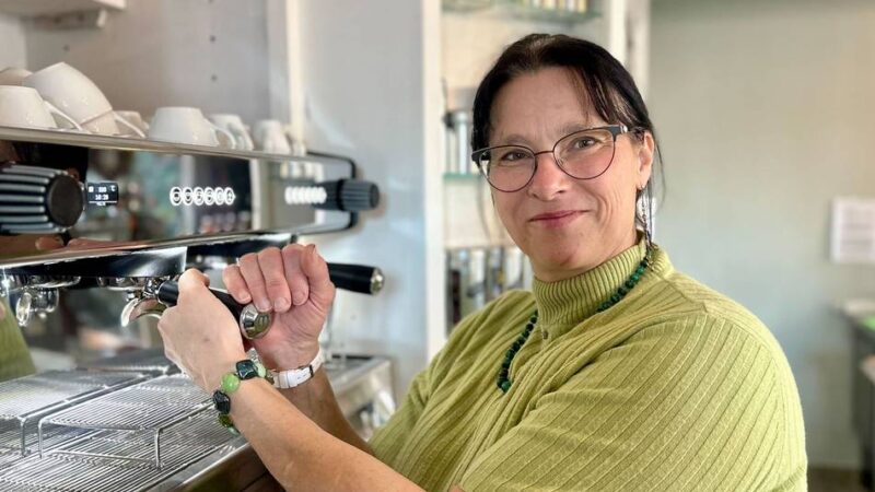 „Querbeet“ in Kapellen: Grevenbroicherin eröffnet Kreativcafé mit veganem Angebot