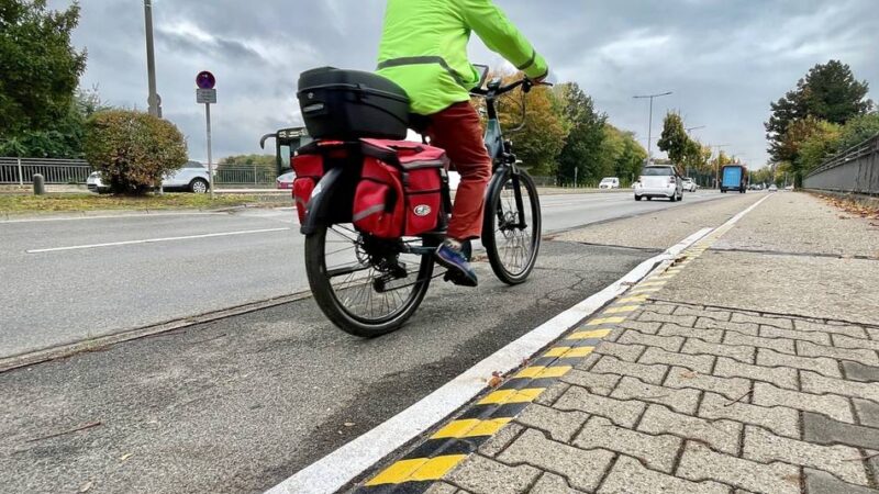 Verkehr in Mönchengladbach: Radweg nach Unfällen neu markiert