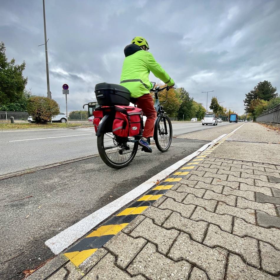 Verkehr in Mönchengladbach: Radweg nach Unfällen neu markiert