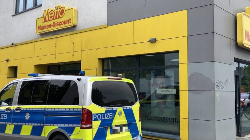 Am Samstagabend: Maskierter Clown will Netto in Mönchengladbach überfallen