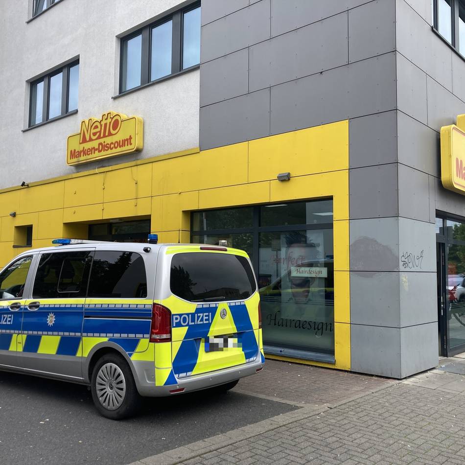 Am Samstagabend: Maskierter Clown will Netto in Mönchengladbach überfallen