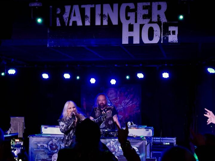 Doro Pesch in Düsseldorf: Queen of Metal zu Besuch in der Altstadt – „Hier hat alles angefangen“