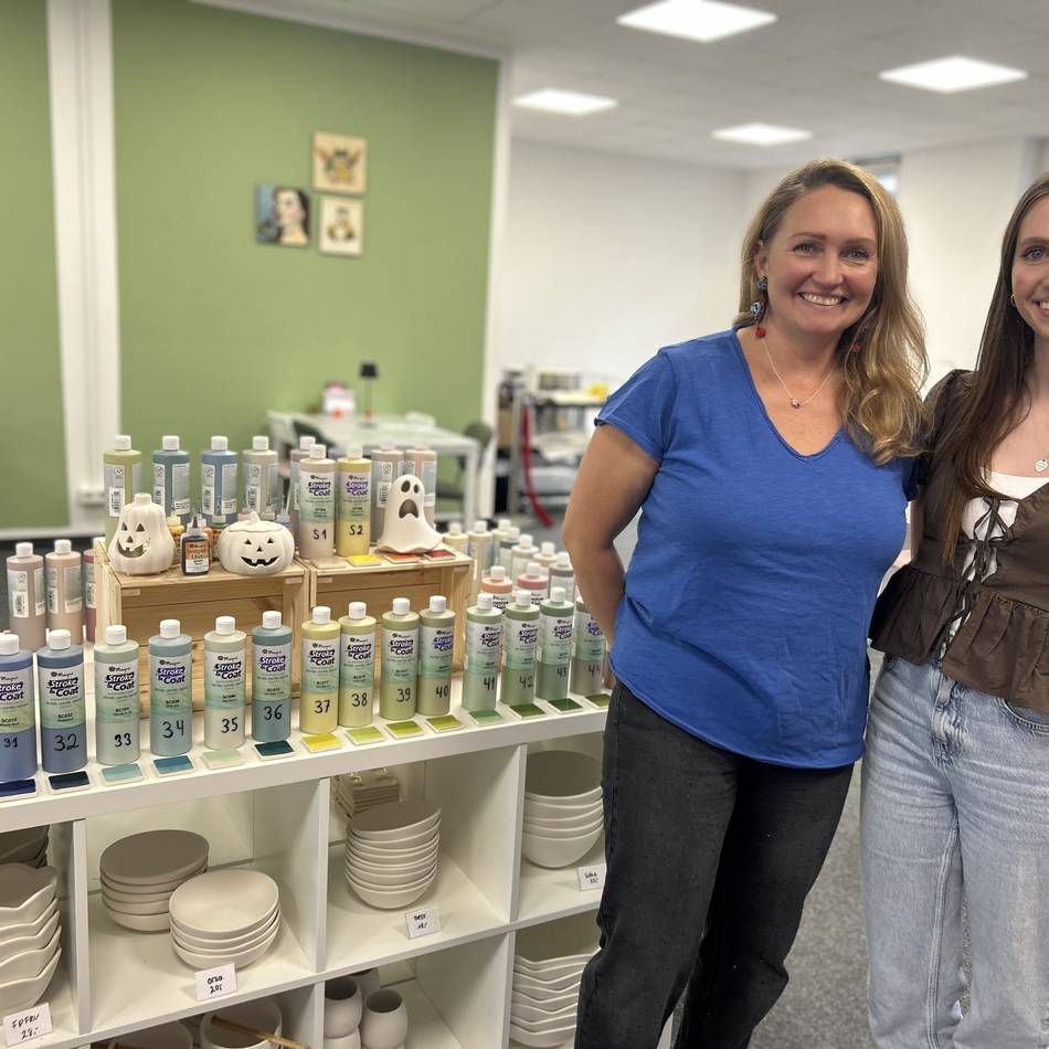 Handwerk mit Herz: Mutter-Tochter-Duo startet Keramik-Atelier in Dormagen