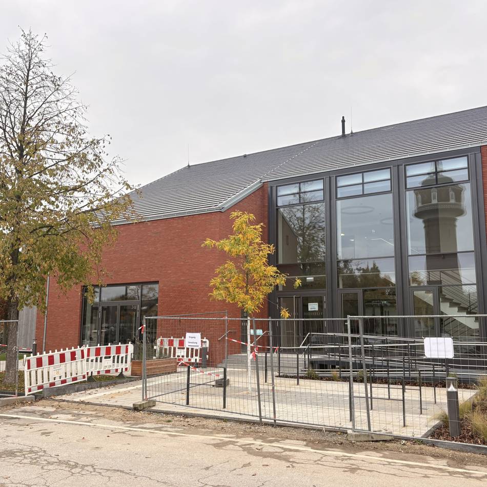 In Kevelaer an der Kroatenstraße: Eröffnung des neuen Jugend- und Verwaltungszentrums