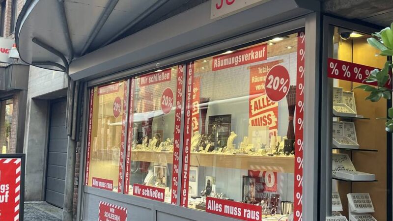Zertifizierter Uhrmachermeister: Juwelier Cladder von der Gocher Steinstraße hört auf