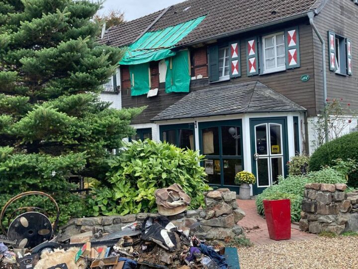 Feuer in Korschenbroicher Bäckerei: Erschrecken über den Brand in der Landbäckerei Huppertz