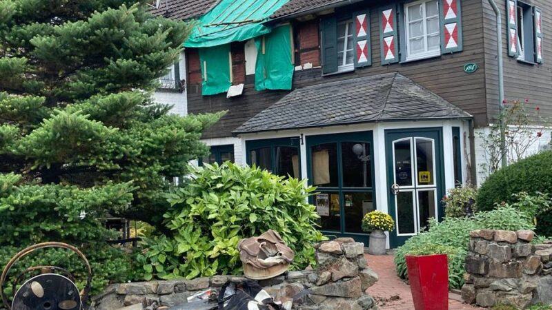 Feuer in Korschenbroicher Bäckerei: Erschrecken über den Brand in der Landbäckerei Huppertz