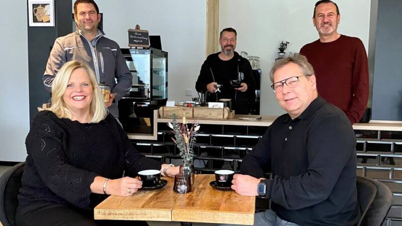 Neue Gastronomie in Radevormwald: „Jay’s Café“ eröffnet in früherer Vinothek am Markt