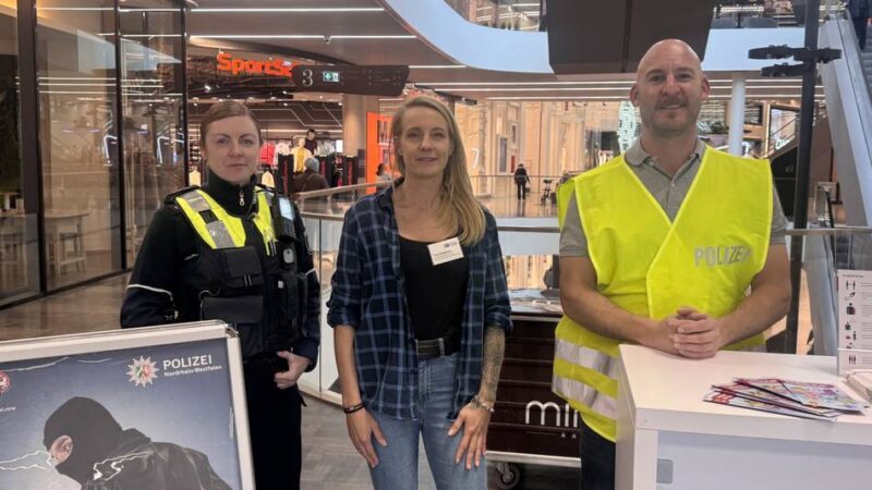 Polizei warnt vor der Weihnachtszeit: Tipps gegen Taschendiebe – „ein kurzer Moment der Ablenkung reicht“