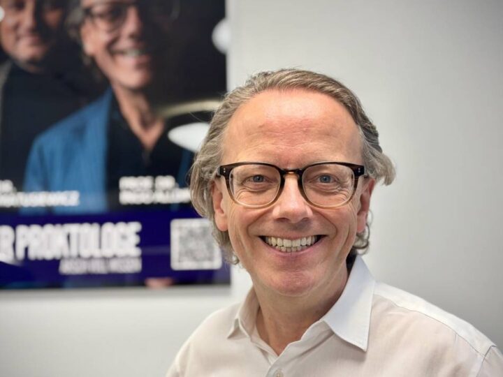 Mediziner aus Düsseldorf: Der Po-Cast des Proktologen – Dr. Alldinger bricht mit einem Tabu