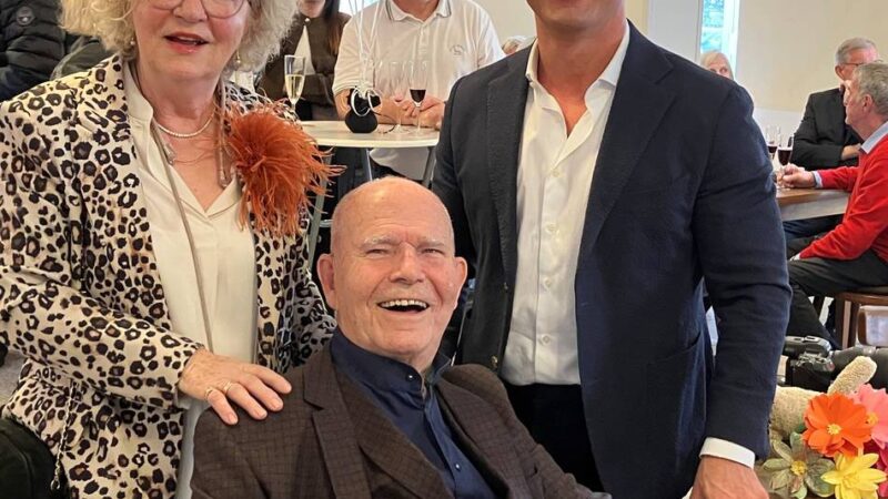 Ganzheitliche Medizin in Korschenbroich-Glehn: Zum 90. Geburtstag Praxisübergabe an den Sohn