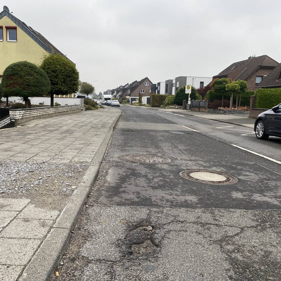 Straßen in Korschenbroich werden aufgerissen : Kanalsanierung so kurz wie möglich