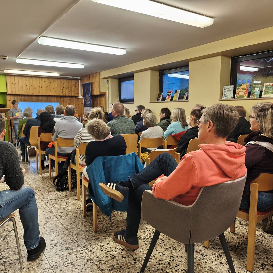 Schreibwerkstatt in der Gelderner Bücherei: Kinder und Jugendliche schreiben ihre eigenen Geschichten