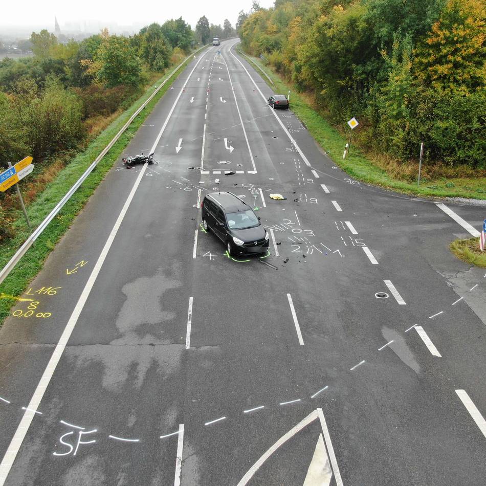 Tödlicher Unfall in Grevenbroich: Motorradfahrerin stirbt nach Kollision auf L116 bei Gustorf