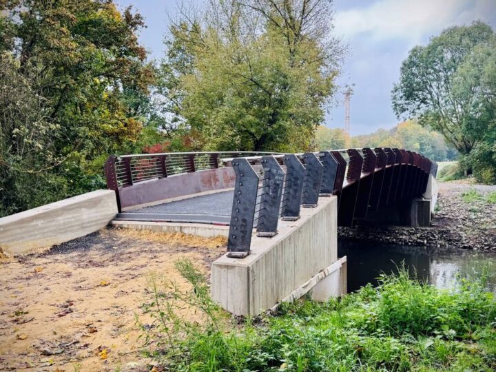 „Seltsame Designerkonstruktion“: Kritik an neuer Erftbrücke in Neuss