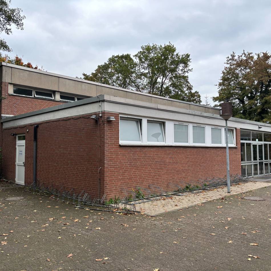 Diebe auf Beutezug in Neusser Turnhalle : „Es ist Wahnsinn, dass sogar ein Auto weg ist“