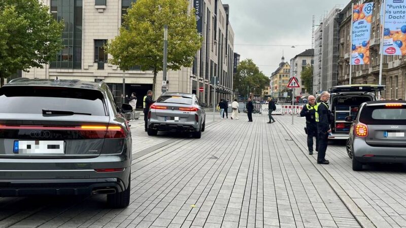 Nur für Lieferverkehr frei: Polizei erwischt in einer Stunde 16 Falschfahrer am Corneliusplatz