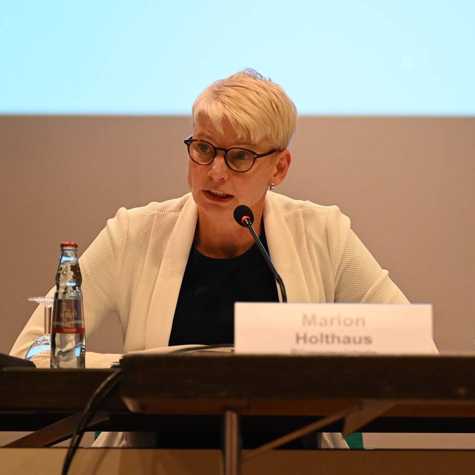 Wermelskirchens Bürgermeisterin blickt zurück: „Ich war nicht auf die Krisen-Dauerbeschallung vorbereitet“