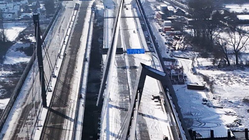 Witterungsanfällige Pylonen an Flussquerung in Leverkusen: Das Eisbruch-Problem auf der Rheinbrücke bleibt