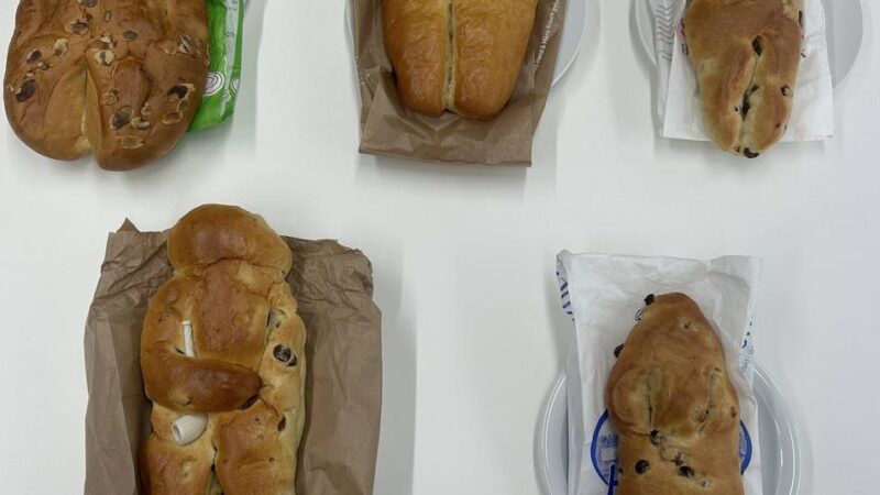 Fünf Backwaren im Vergleich: Krefelds Weckmänner im Test – welcher Bäcker überzeugt?