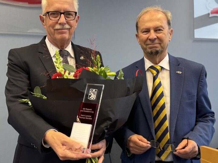 Letzte Sitzung für den Landrat im Kreis Mettmann: Hendeles Abschied nach 123 Kreistagssitzungen