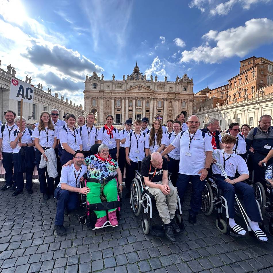 Aktion mit den Maltesern: Jüchener Schüler erhalten Audienz bei Papst Leo