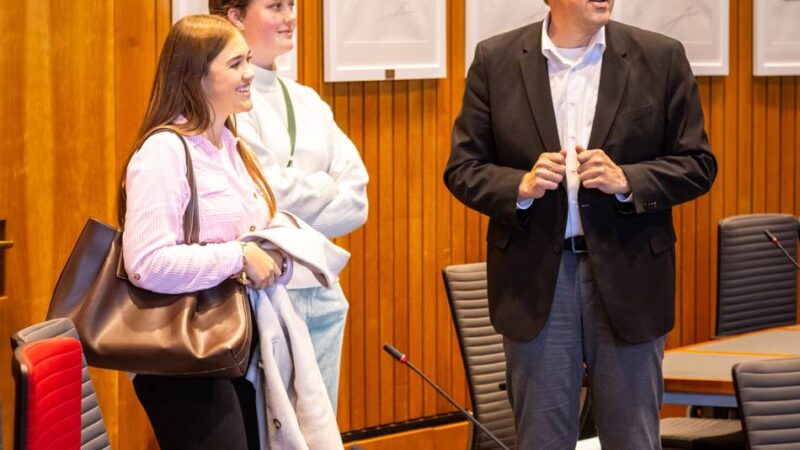 Jule Plegge vertritt René Schneider für drei Tage: Alpenerin wird Abgeordnete beim Jugendlandtag