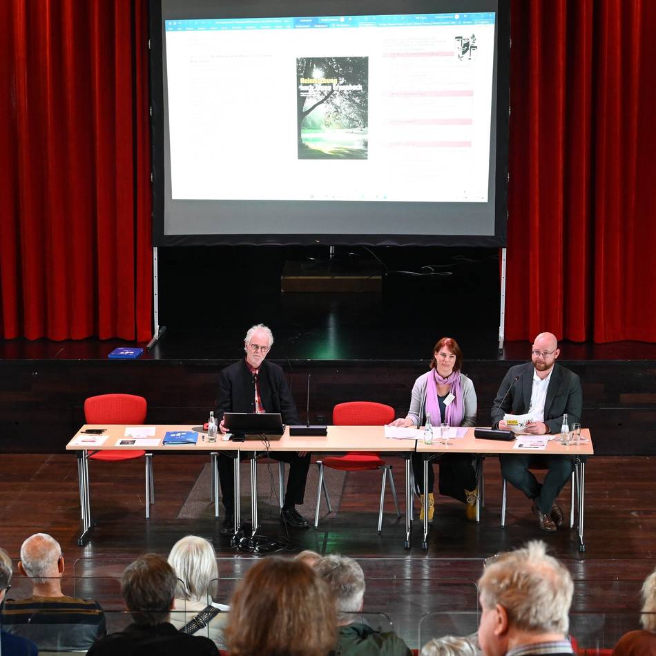 Auswahl des Theaterprogramms im Radevormwalder Bürgerhaus: Vielseitige Spielplan-Präsentation der vier Landestheater