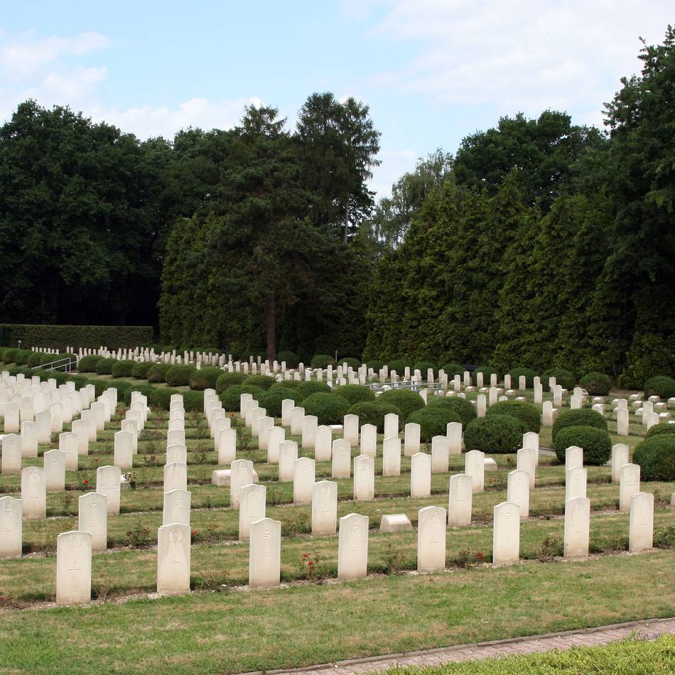 Ehemaliges Militärgelände in Mönchengladbach: 17 Kupferplatten vom britischen JHQ-Friedhof gestohlen