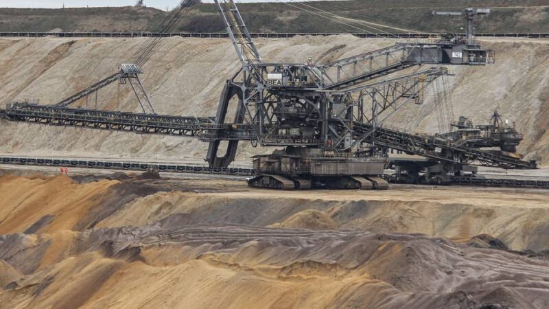 Östliches Restloch in Jüchen: Verkippung im Tagebau Garzweiler wieder erlaubt