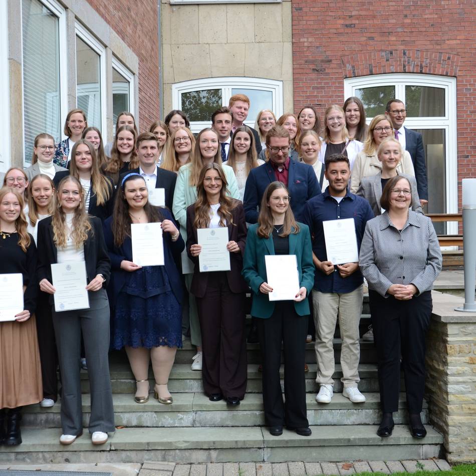 Theologie-Studierende aus Xanten: Angehende Religionslehrkräfte erhalten vorläufige Unterrichtserlaubnis